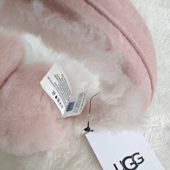 NWT UGG Classic Logo Genuine Dyed Shearling Earmuff - Picture 5 of 5